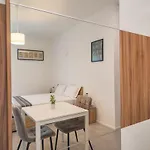 Modern In The Center Ideal For Weekends Διαμέρισμα *