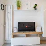 Modern In The Center Ideal For Weekends Διαμέρισμα *