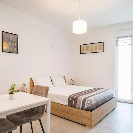 Διαμέρισμα Modern In The Center Ideal For Weekends Μπέργκαμο
