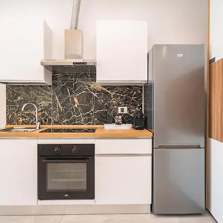Modern In The Center Ideal For Weekends *